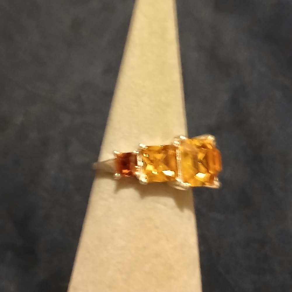 Elegant square Citrine stones cocktail ring with Square Gemstones size 7/8 - Picture 6 of 12